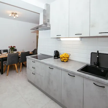 Family House Moja Jube Villa Oklaj Exterior photo